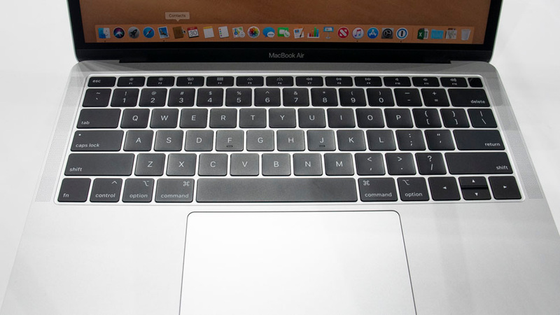 Illustration for article titled The New MacBook Air Has Made the MacBook a Terrible Buy
